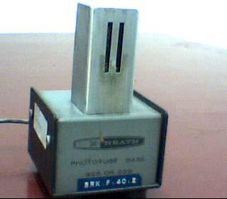 ON konumunda güç kaynağı açılır; c. B+ düğmesi anot gerilimini ayarlamak için kullanılır; 2. Masa lambası Şekil 6.