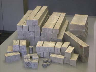 16 Alüminyum köpüklerde genellikle saf alüminyum, dövme alüminyum alaşımları (2xxx ve 6xxx), ve döküm alaşımları ( AlSi7, AlSi12) kullanılmaktadır [1, 4, 24, 32].