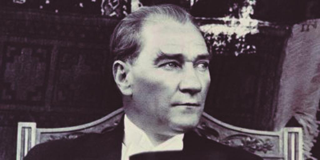 Görüldü ü gibi Atatürk, insanlar m z n karanl n derin kuyusunda tutuldukça geri kald n n bilincindedir.