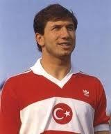 http://hurarsiv.hurriyet.com.tr/goster/haber.aspx?id=-86653 19.06.1999 Tanju Çolak 1991'de Galatasaray'dan Fenerbahçe'ye geçerken iki yıl için 3,5 milyara anlaşma yapmıştı.