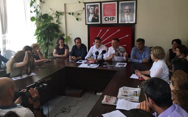 3. CHP Mersin İl Başkanlığı binasında düzenlediği basın toplantısı