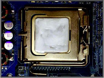 CPU Soğutucu Montajı CPU soğutucusunu düzgün bir şekilde anakarta monte