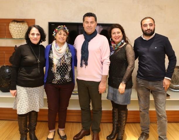 Bodrum Belediyesi nin sivil toplum kuruluşlarına yapmış olduğu destekler dolayısıyla teşekkür etmek ve yeni yönetimi tanıtmak amacıyla ziyarette bulunan üyeler, Başkan Mehmet Kocadon a çalışmaları