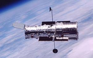 Nisan 1990 yılında uzaya gönderilen Hubble Uzay Teleskobu 25. yılına girdi. İlk uzay teleskobu olan Hubble eski olmasına rağmen bir çok özelliğe sahiptir.