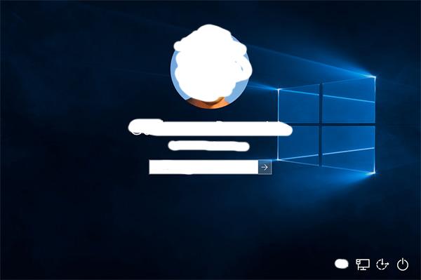 Windows 10 u Başlatmak Bilgisayarın kasası üzerindeki açma düğmesine basılır. Daha sonra Windows 7 işletim sistemi bilgisayarın belleğine yüklenmeye başlar.