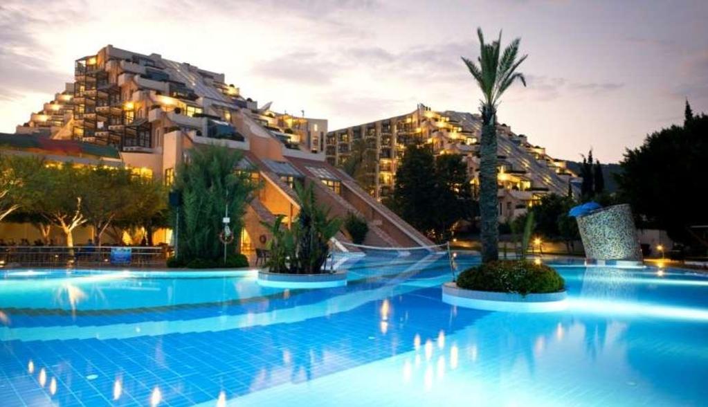 Otel Bilgisi Limak Limra Otel Limak Limra Hotel & Resort, Antalya nın gözde turizm merkezi olan Kemer Kiriş te hizmet vermektedir.