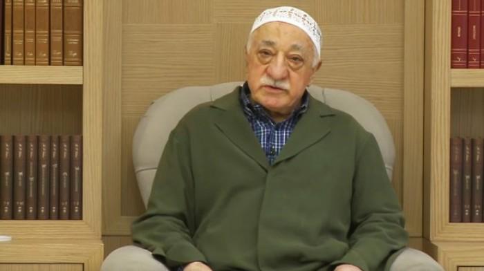 Gülen'in Haki Cübbesi Darbe Sinyali Miydi? Türk istihbarat kaynaklarına göre Fetullah Gülen ordudaki takipçilerine darbe girişiminin sinyalini aylar önce vermişti. 30.07.