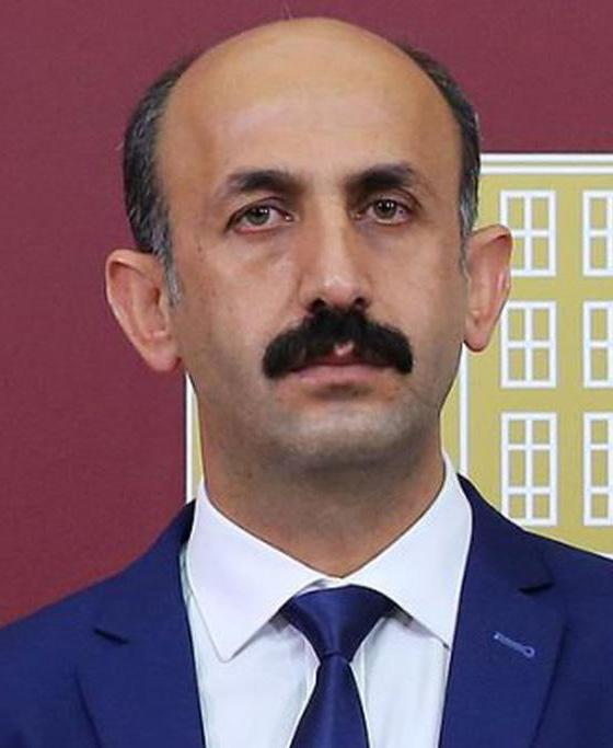 HALKLARIN DEMOKRATİK PARTİSİ Nİhat Akdoğan Hakkârİ Mİlletvekİlİ 7 Kasım 2016 da Hakkâri girişinde gözaltına alınarak aynı gün tutuklanmıştır.