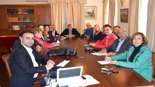 02 Aralık 2015 Çarşamba 01:09 Bu haber 1060 kez okundu. Midilli Kültür Başkenti olmak için destek bekliyor Yunanistan ın Midilli adası ile Türkiye arasında turizm ilişkileri masaya yatırıldı.