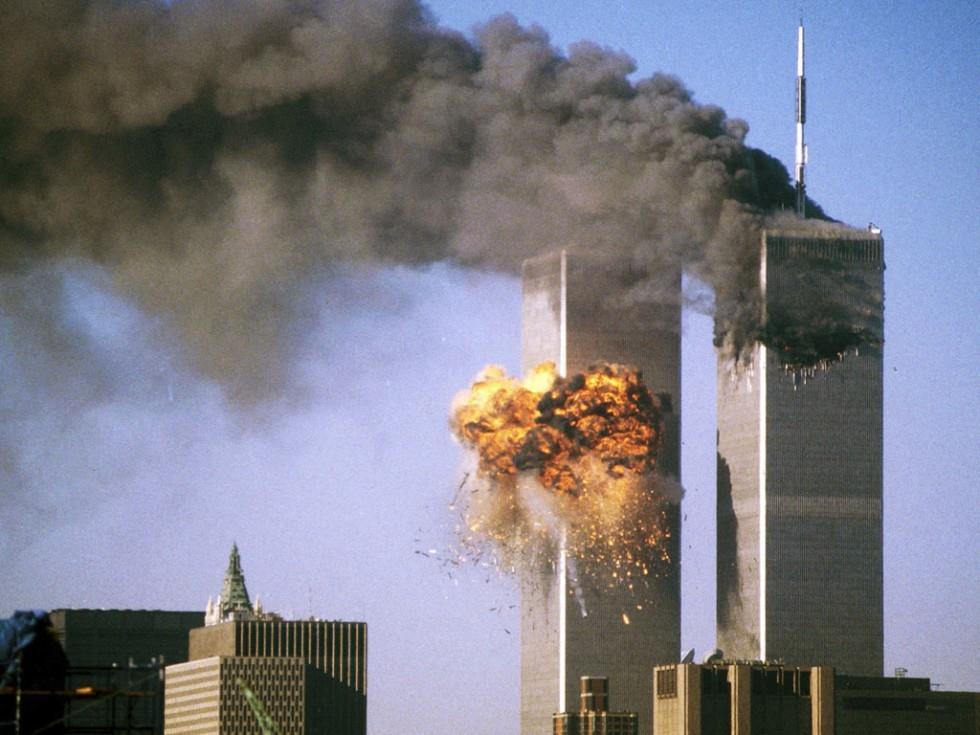Eylül 2001 de, yani Birleşik Devletler e yapılan terörist saldırıdan sadece 15 gün sonra, bir gazete