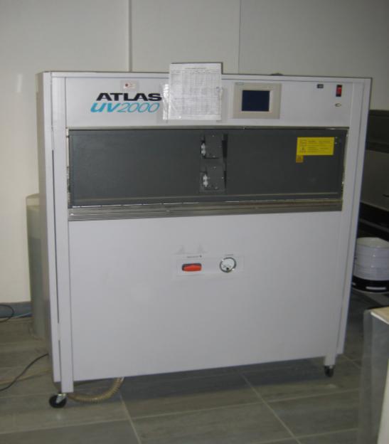 Resim 25: Atlas UV2000 Hızlandırılmış Hava Koşullandırma Test Cihazı Eskitme cihazı içerisindeki silikon örnekler 90 nem oranında, 120 dk. periyotlarda 18 dk.