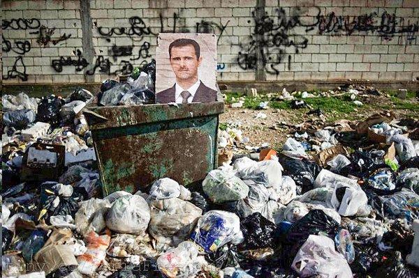 Suriye devrimi üzerindeki ihanet çemberi Suriye devrimi hızla bir girdabın içine doğru sürüklenmekte.