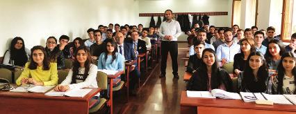 Fotoğraf: 21 Azerbaycan Devlet İktisat Üniversitesi Türk Dünyası Bakü İşletmesi Bakü / Azerbaycan * Dekanımız Sayın Doç. Dr.