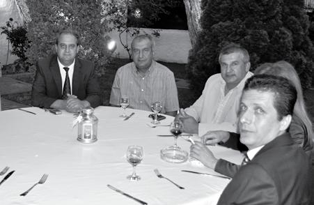 (BTAYTD) Başkanı Mustafa Katrancı, BTAYTD Asbaşkanı Hüseyin Mehmetusta, BTAYTD kasadarı İlknur Tuzlacı, Rodop- Evros İlleri SÖPA Mezunları