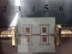 tarafından dört modlu rezonatör kullanılarak dört bantlı filtre tasarlanmıştır (Xu ve diğ. 212).