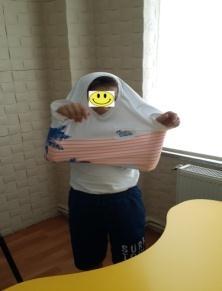 Kod2 Adlı Öğrencisinin Tişört Giyme Becerisine