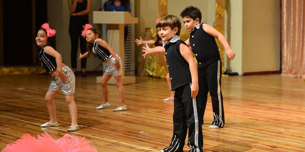 DANS KULUBÜ Dans, öğrenciye kendini ifade edebilmenin bir yolunu sunar ve iletişim aracı olarak kullanabilmesinin yollarını gösterir.