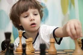 erdemler kazanacaklardır. *Satranç oyununda ilerleme kaydetmek, yeni stratejiler geliştirmek ve satrançla ilgili bazı önemli teknikleri (açılış, oyun sonu v.b.) kazanmalarını sağlamak.