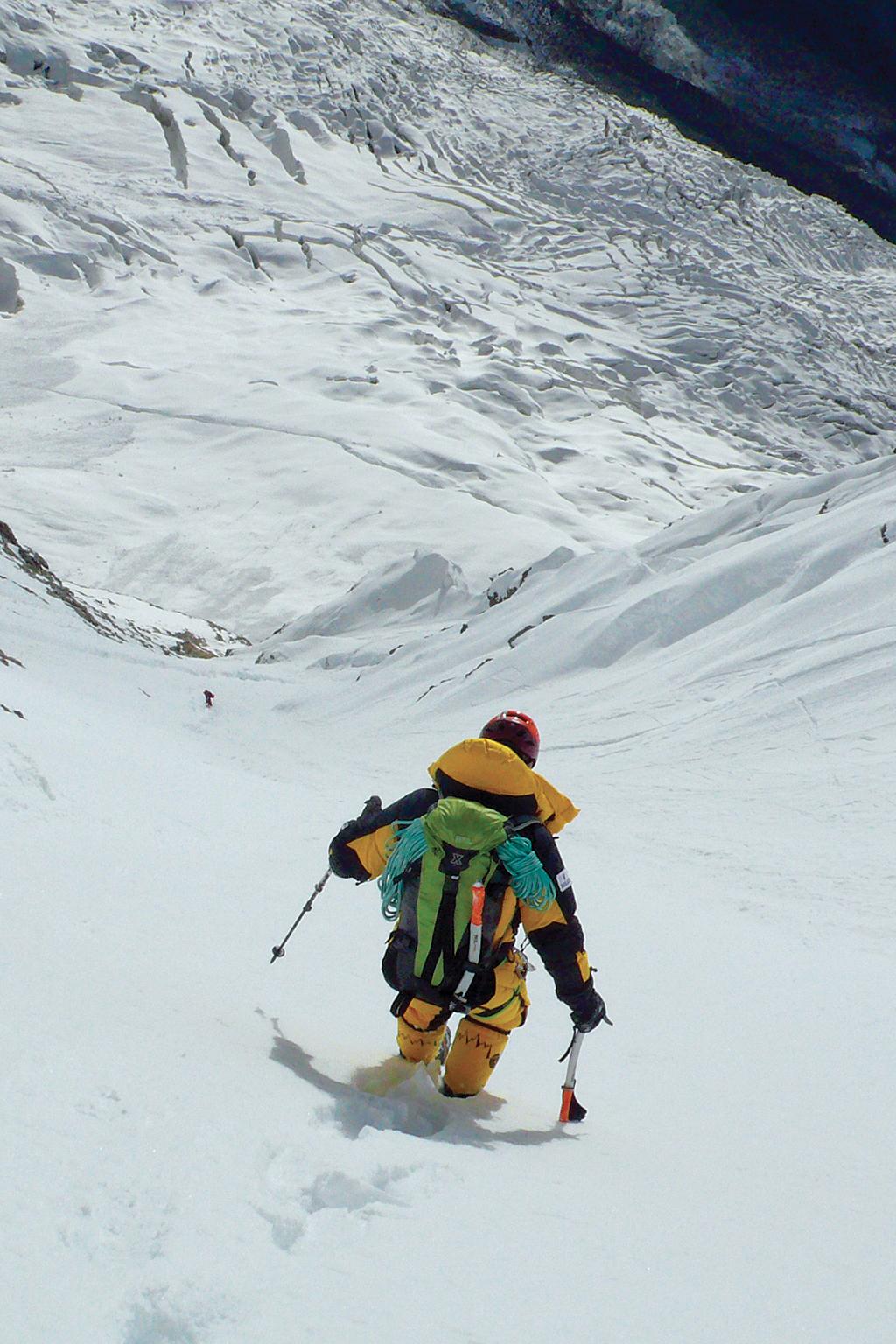 Jean Troillet ALPİN TARZI TIRMANIŞ İsviçreli-Kanadalı dağcı ve denizci Jean Troillet 1969 yılında dağ rehberi olmuştur. Tümü alpin tarzında ve oksijensiz olmak üzere 8.