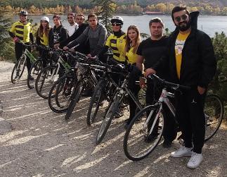 Bisikletseverler Eymir de buluştu Çankaya Üniversitesi Bisiklet Topluluğu, yeni akademik yılın ilk etkinliğini Eymir de düzenledi.