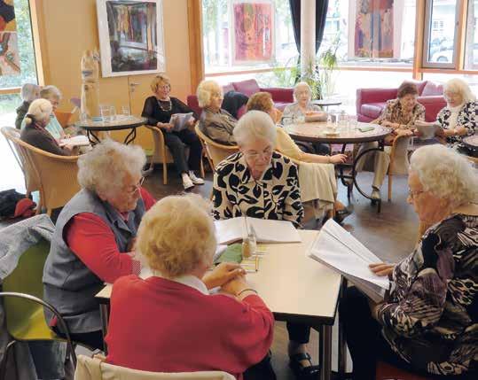 Für Senioren Gedächtnistraining, Handarbeiten, Forum Literatur & Kultur, Gesellschaftsspiele Regelmäßig treffen sich SeniorInnen und Interessierte, trainieren ihre grauen Zellen beim