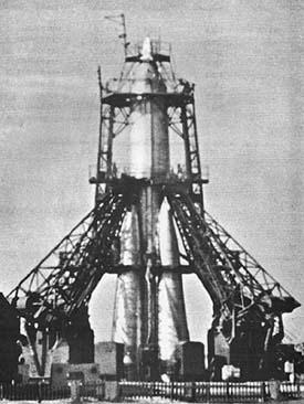 UZAYA İLK ADIM:Sputnik-1 Insanoğlunun uzay serüveni, Sovyetler Birliği nin, 4 Ekim 1957 de Dünya nın ilk