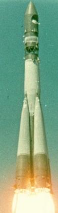 UZAYDA İLK İNSAN Vostok 1, SS-6 Sapwood roketiyle uzaya fırlatıldı. Roket 38.