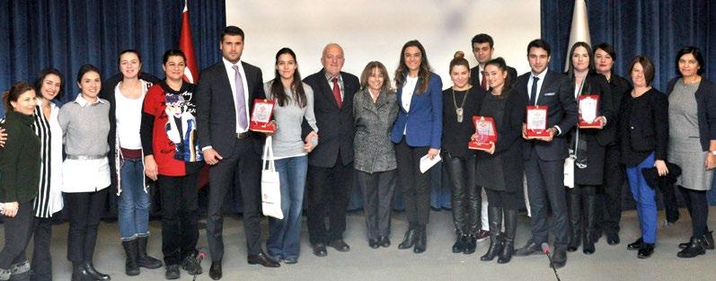 Biz büyük bir aileyiz Başkentliyiz 11 Başkent Üniversitesi Kariyer Yönlendirme Merkezi tarafından periyodik olarak yapılan ve Başkent Üniversitesi mezunları ile öğrencilerini bir araya getiren