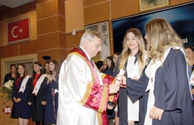 Ali Haberal tarafından verildi. Işık Alma ritüelenin ardından mezunlar Hemşirelik Bölüm Başkanı Prof. Dr. Nalan Özhan Elbaş ile birlikte Hemşirelik andını içtiler.