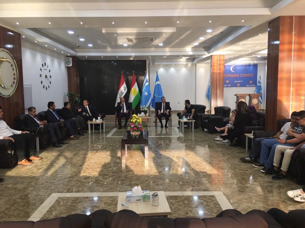 Cüneyt Esmer, Tuzhurmatu Su Dairesi ve Irak Türkmen Cephesi Selahattin İl Başkanlığı'nı ziyaret etti.