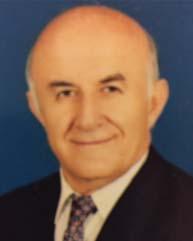 Hüseyin Orhan Sözer 1954 yılında Bilecik-Bozüyük te doğdu. 1975 yılında İstanbul Devlet Mühendislik Mimarlık Akademisi nden mezun olduktan sonra askerlik hizmetini tamamladı.