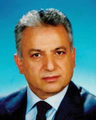 2004 yılında emekli oldu. İki çocuk babasıdır. A. Kadir Top 1953 yılında Trabzon da doğdu.