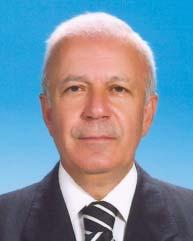 Mehmet Usta 1947 yılında Düzce de doğdu. 1975 yılında İstanbul Devlet Mühendislik ve Mimarlık Akademisi Işık Mühendislik Yüksekokulu ndan mezun oldu. 1977 yılında askerlik hizmetini tamamladı.
