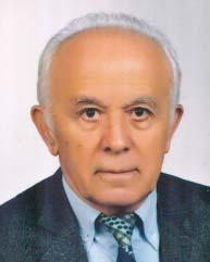 1975 yılında Ankara Devlet Mühendislik Mimarlık Akademisi Yükseliş İnşaat Bölümü nden mezun oldu. Mezuniyetinin ardından müteahhitlik firmasında şantiye şefliği yaptı.
