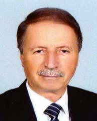 Eşref Emin Güzey 1951 yılında İzmir de doğdu. 1975 yılında Ege Üniversitesi İnşaat Mühendisliği Bölümü nden mezun oldu.