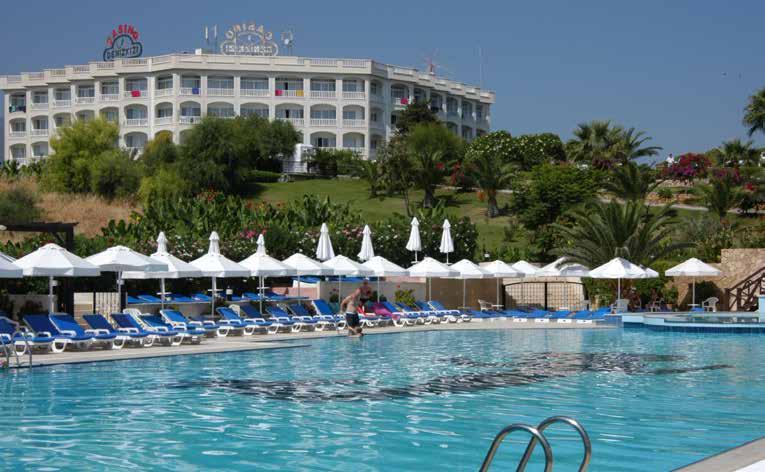 Denizkızı Royal Hotel Dome Hotel Alsancak mevkiinde denize sıfır olarak konumlanmıştır. Ercan Havalimanı na 45 km, merkeze 8 km mesafededir.
