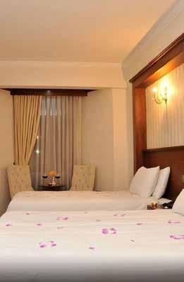 Shuttle servis, minder, şezlong ücretsiz olup, Vuni Palace Otel de yapacakları ekstralar misafirlere aittir.
