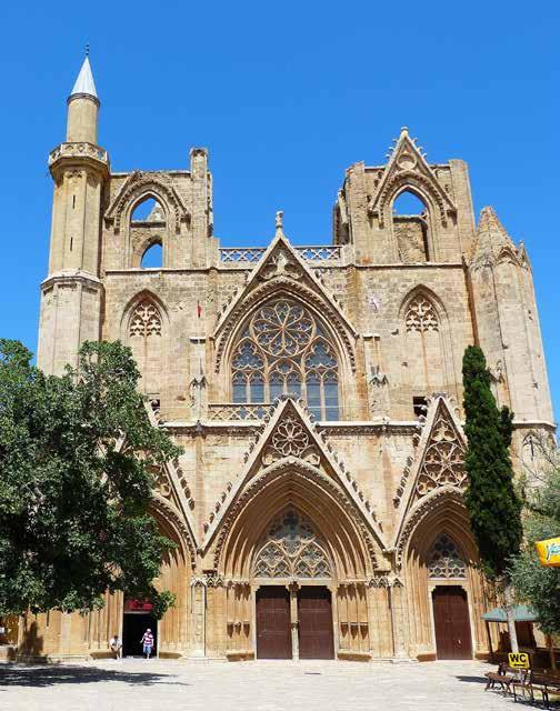 Gazimağusa Tarihi önemi ve konumu ile oldukça farklı bir yeri olan Gazimağusa, Kıbrıs a gelip de mutlaka görmeniz gereken yerler arasındadır.