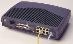 Hub (Dağıtıcı) Kablolar ile ağ birimlerinin (bilgisayar vb.) birbirlerine bağlanmasını sağlar.