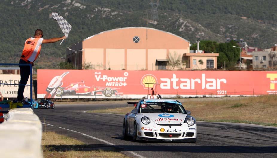 Seyircilerin büyük bir heyecanla beklediği Maxi Grup yarışında ise Ülkü Motorsport pilotu Ümit Ülkü her iki yarışta da Porsche 997 GT3 ile birinci olurken, Loft T-Max Racing den Ayhan