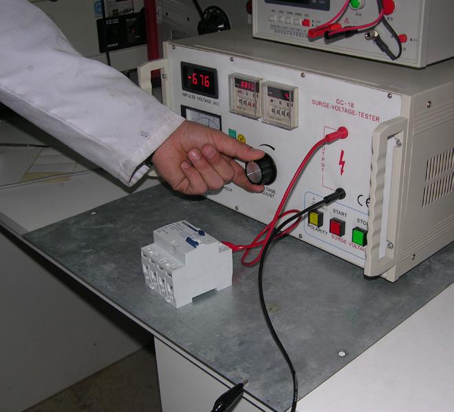 TS EN 61008-1 'de belirtilen rutin testler PLC kontrollü test cihazı ile