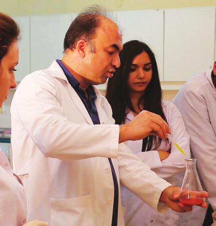 Jeofizik Mühendisliği Bölümü nde %100 Türkçe dilinde eğitim verilmektedir. Ders geçme sistemi ile eğitim - öğretim yapılır.