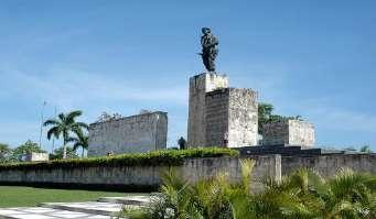 ziyaret Che Müzesi ne ziyaret Che komutasındaki birliklerin silah yüklü treni durdurarak devrimin kaderini belirleyişini anlatan Zırhlı Tren Müzesi ne ziyaret Havana ya hareket Casa lara yerleşme ve