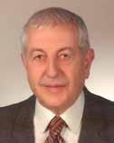 Mahmut Arsava 1946 yılında Adana da doğdu. 1972 yılında Almanya Münih Teknik Üniversitesi İnşaat Fakültesi nden mezun olduktan sonra iki yıl yurtdışında kaldı.