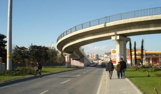 Üst Geçit: Karayolunun diğer bir karayolu veya