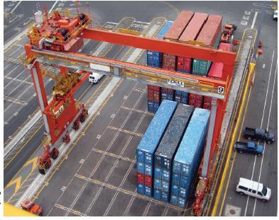 Liman Otomasyonu GNSS in kullanılmasıyla, nakliye işlerinin, konteynerlerin hareketlerinin ve yerlerinin izlenebilmesi, çalışma verimliliğini artırılabilir.