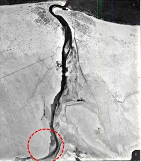 1962 yılında havadan çekilmiş olan yandaki fotoğrafta da göreceğiniz üzere, Al Jaddaf Bölgesi geçmişte boş bir çöl alanıydı. Kürekçi anlamına gelen Al Jaddaf da 20.