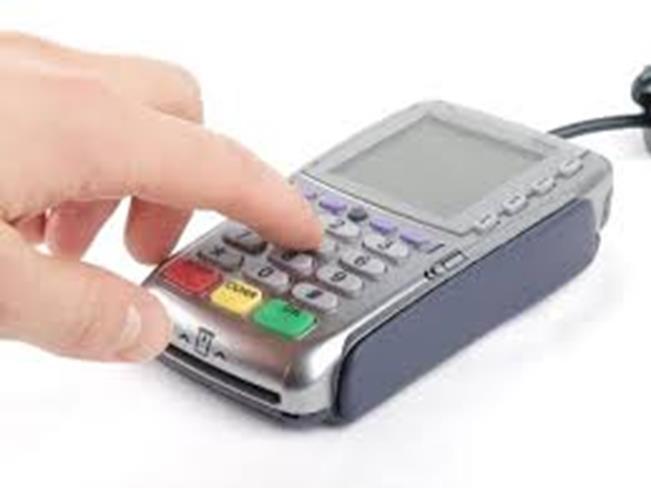Kredi kartı E-ticaret işlemlerinde en çok kullanılan ödeme aracı olan kredi kartı; kullanımında kolaylık olması, oldukça geniş bir kullanıcı kitlesinin bulunması,