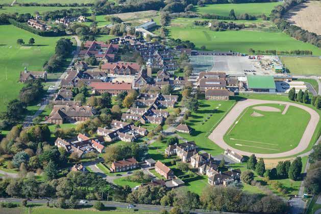 DUKE OF YORK S ROYAL MILITARY SCHOOL Temmuz 2017, England, Dover 8-17 Yaş Okul Genel Bilgisi Dover, An k Romalılar tara ndan kurulmuş içinde tarihi kaleler bulunduran bir ken r.