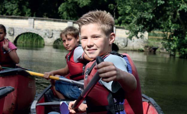 FINBOROUGH HALL Suffolk - İngiltere Kamp Merkezimizde, 12 metrelik bri tırmanma duvarı, flying fox, bir nehir her türlü doğa sporu için orman ve yeni bir kapalı spor